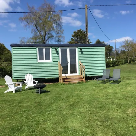 La Petite Maison Verte Plevin Exterior photo
